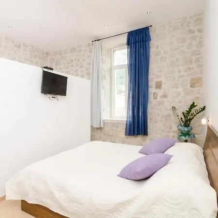 City Lights - Studio With Shared Terrace And City View Apartment *