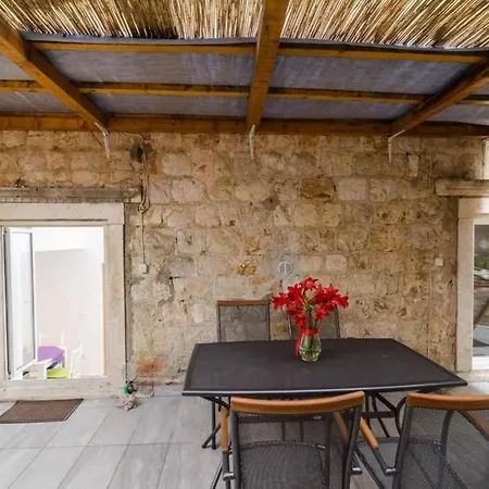 City Lights - Studio With Shared Terrace And City View Apartment *