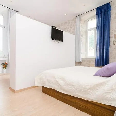公寓 City Lights - Studio With Shared Terrace And City View *